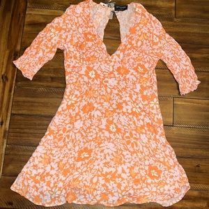 Orange Floral Dress. Medium. Brand : MINKPINK